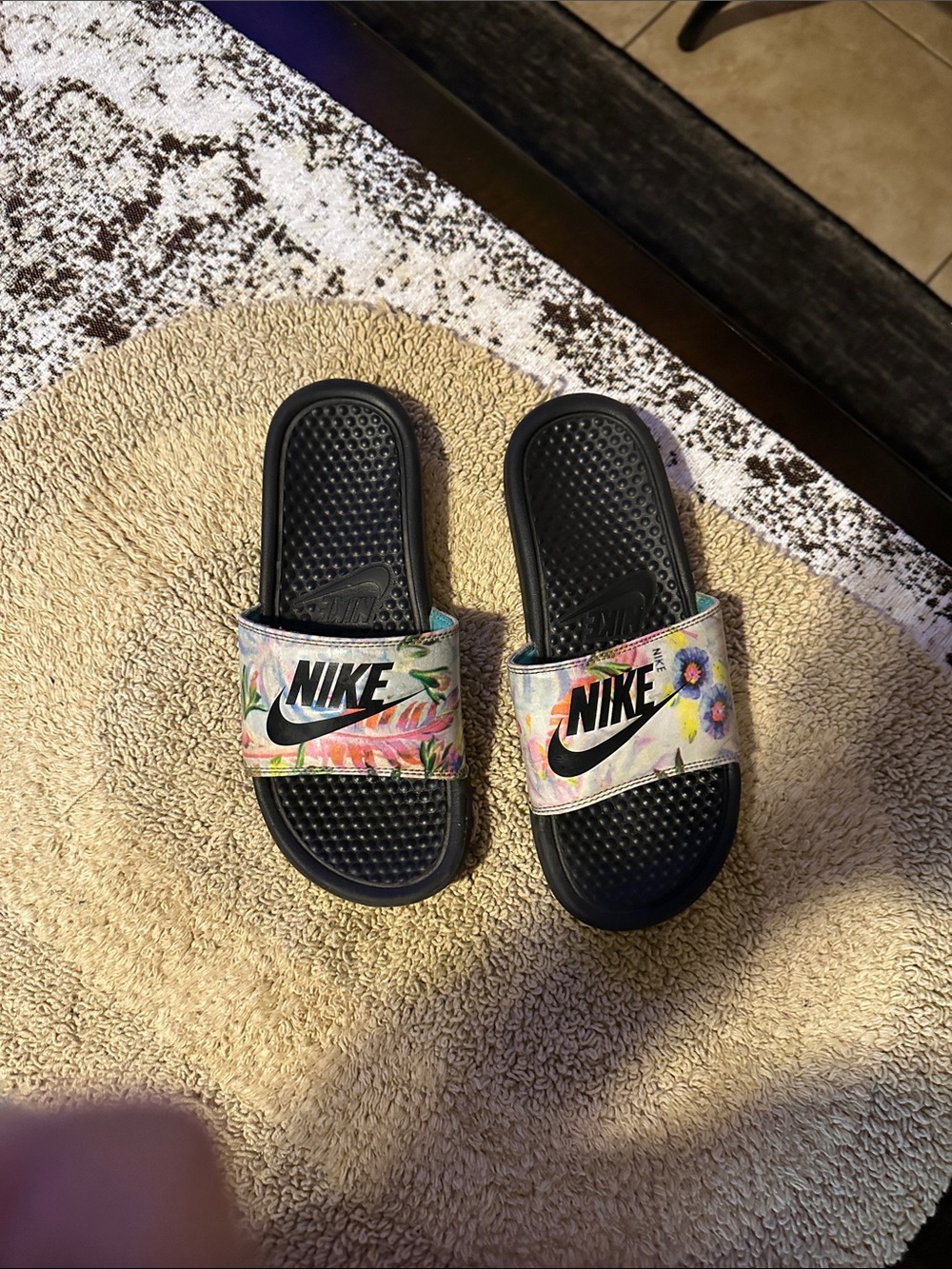 Nike Kids Floral Strap Black Slide Sandals - Picture 1 of 6
